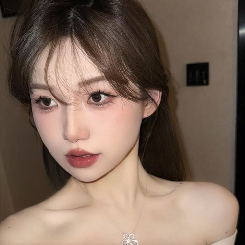 牵云云的手